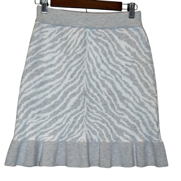Dolan Womens Skirt XS Sweater Knit Animal Print Zebra Ruffle Hem Grey Wool - Picture 1 of 8